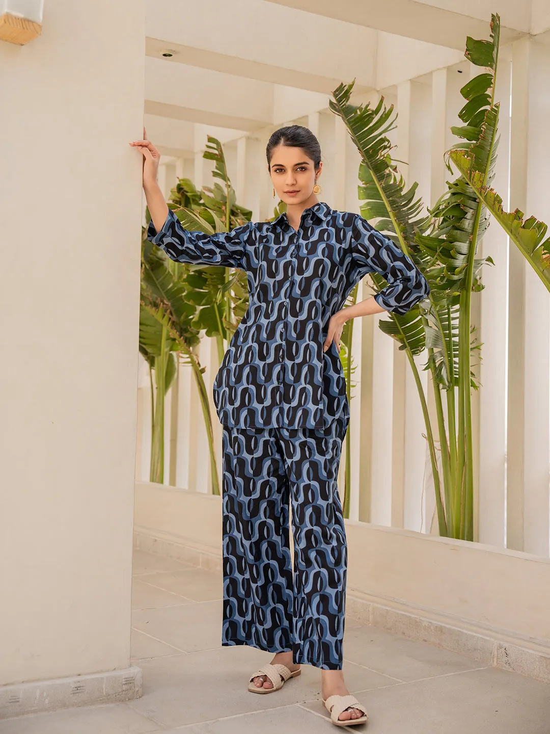 Abstract Mid Night Melody Collared Lounge Wear