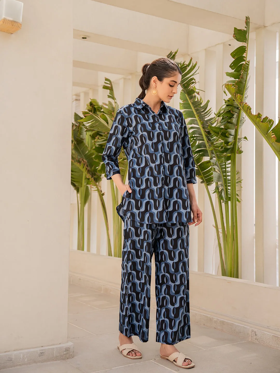 Abstract Mid Night Melody Collared Lounge Wear