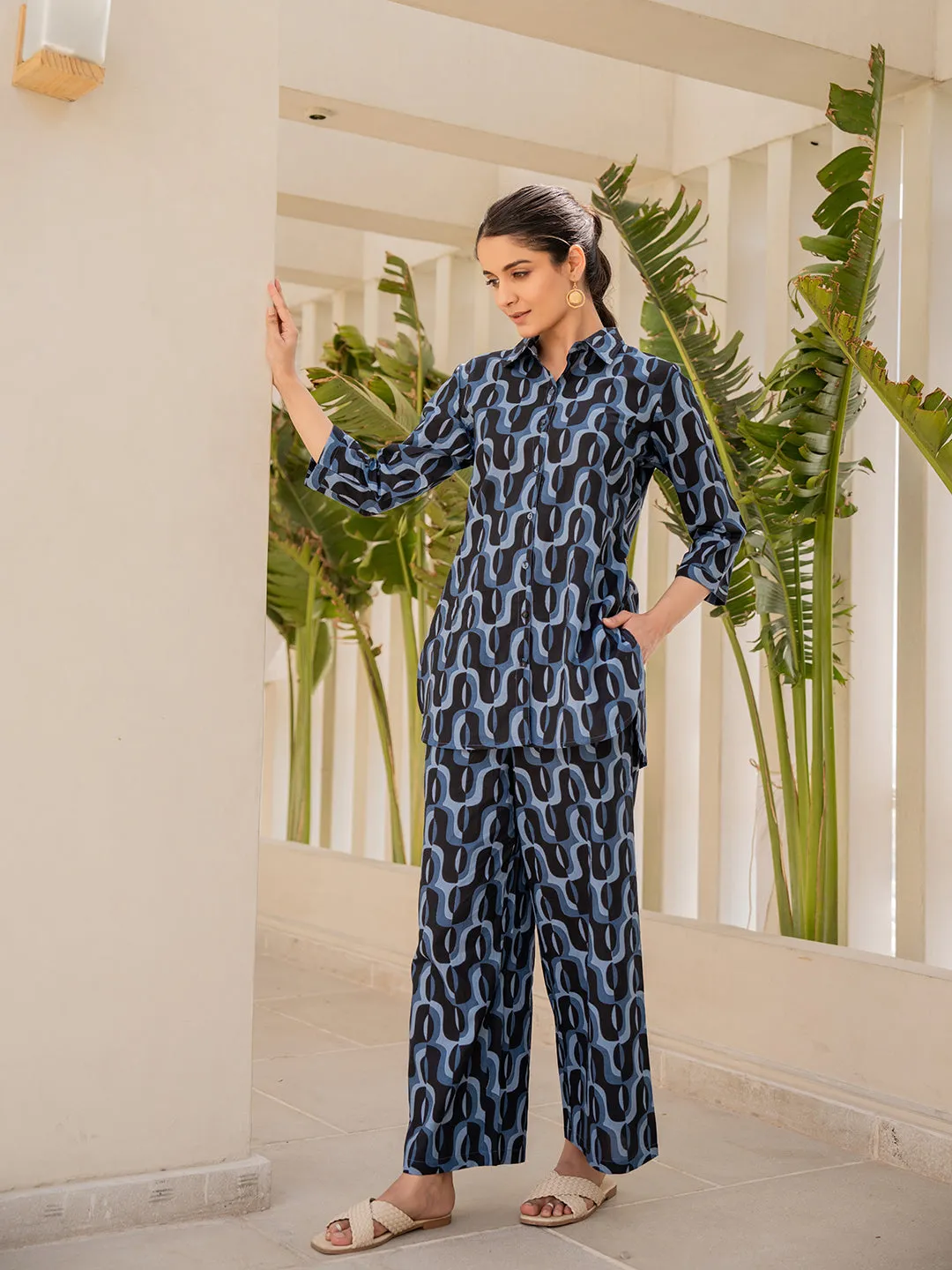 Abstract Mid Night Melody Collared Lounge Wear