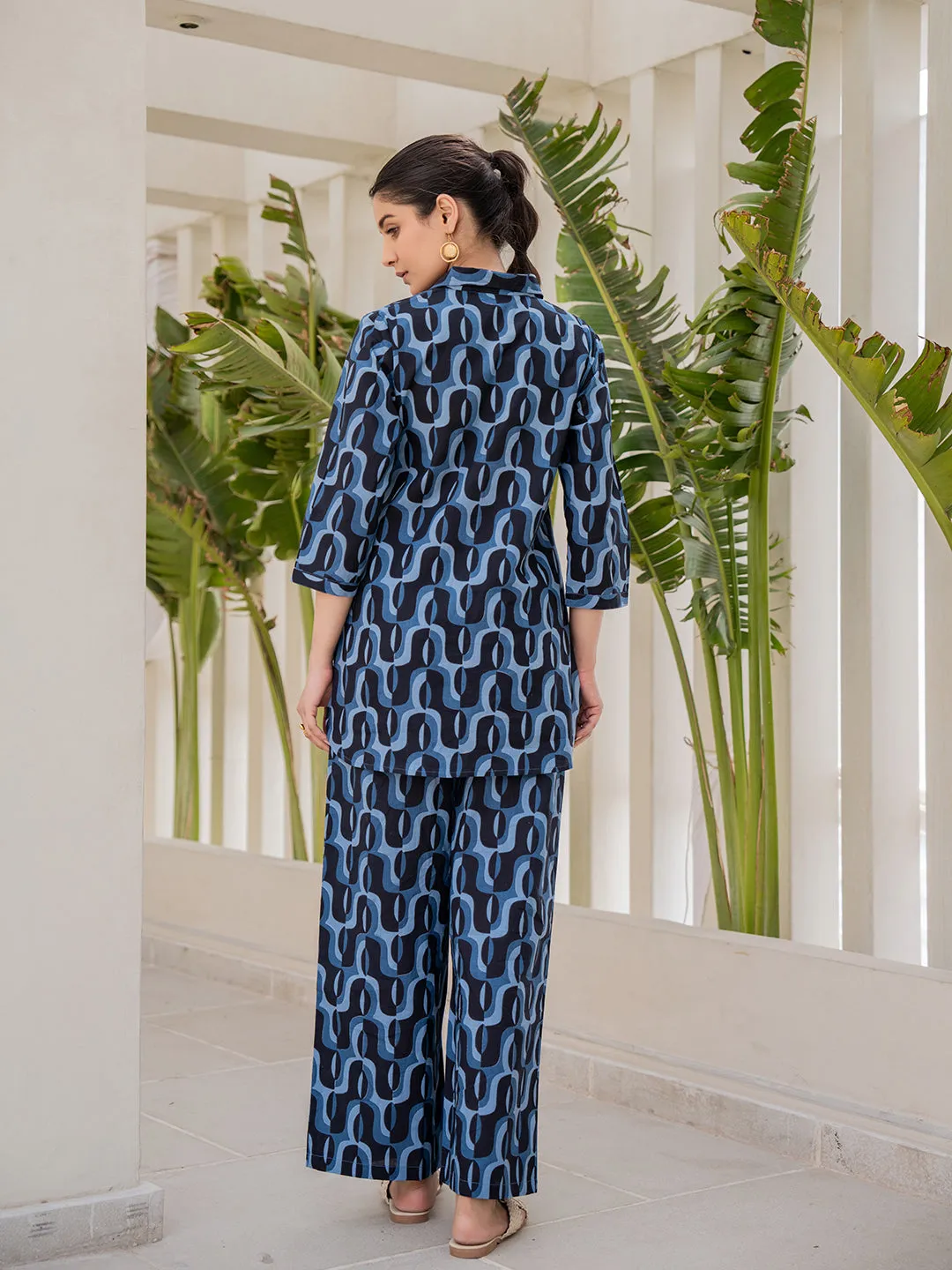 Abstract Mid Night Melody Collared Lounge Wear